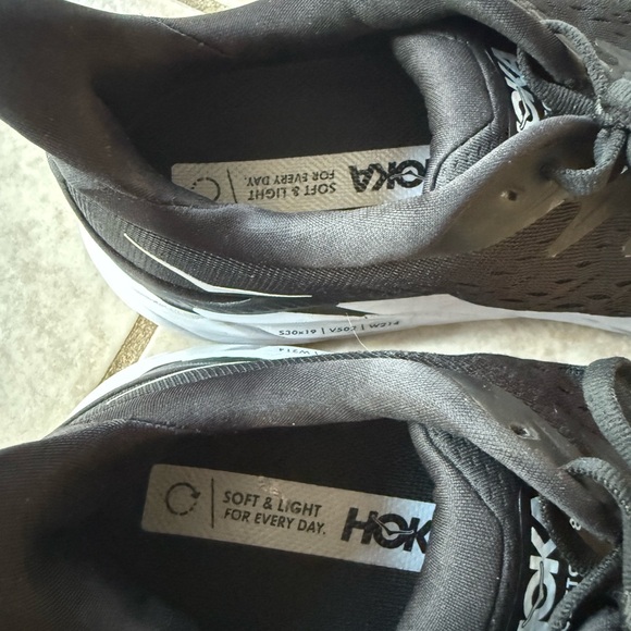 Hoka Black and White Athletic Shoes Size 8 - Picture 9 of 9